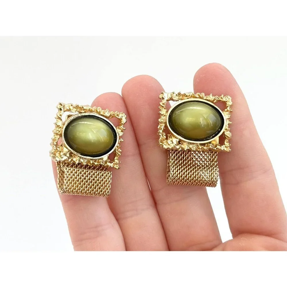 Green Thermoset Midcentury Mesh Wrap Gold Toned Square Vintage Cufflinks